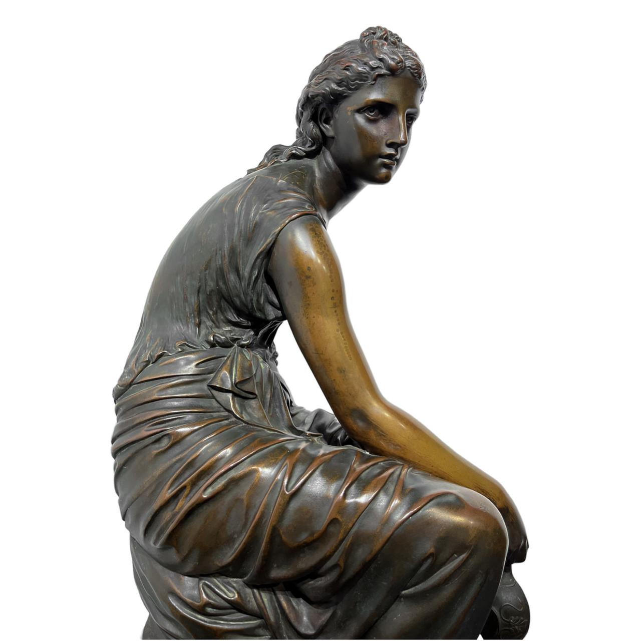 青铜女性人物雕像