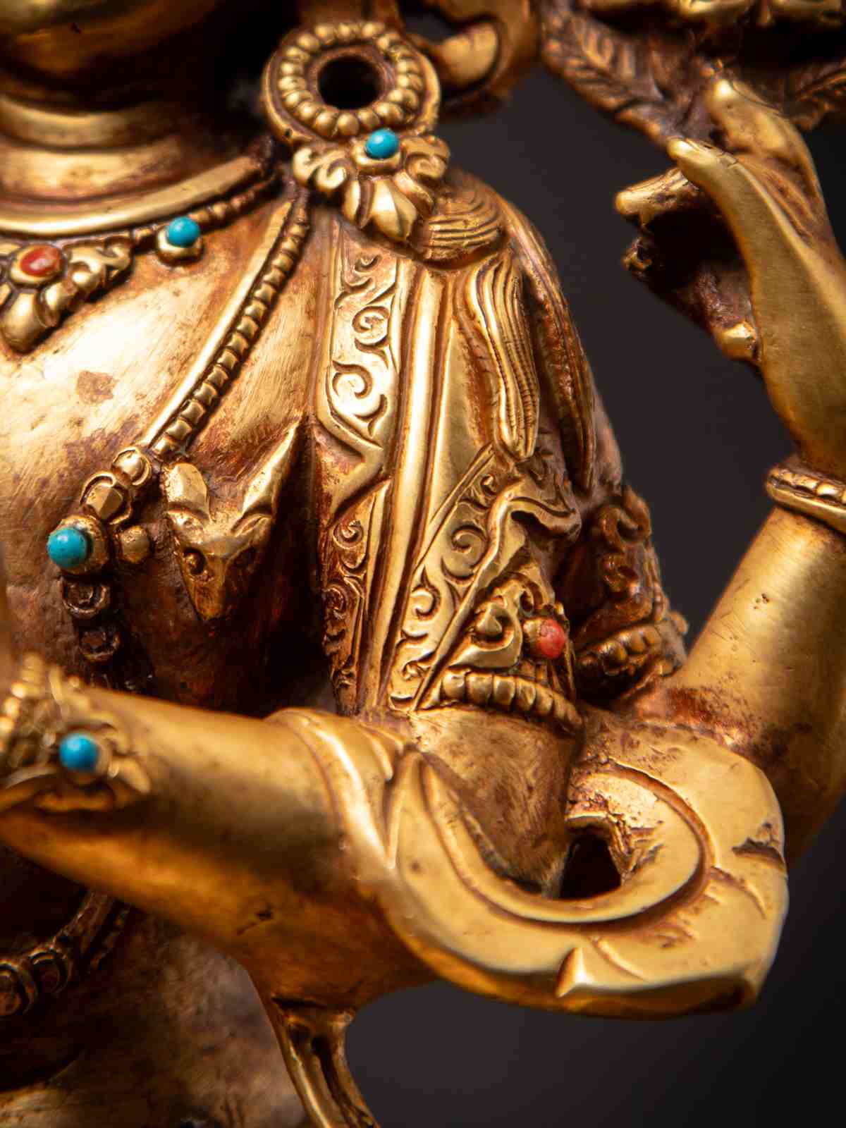 黄铜尼泊尔观世音菩萨雕像