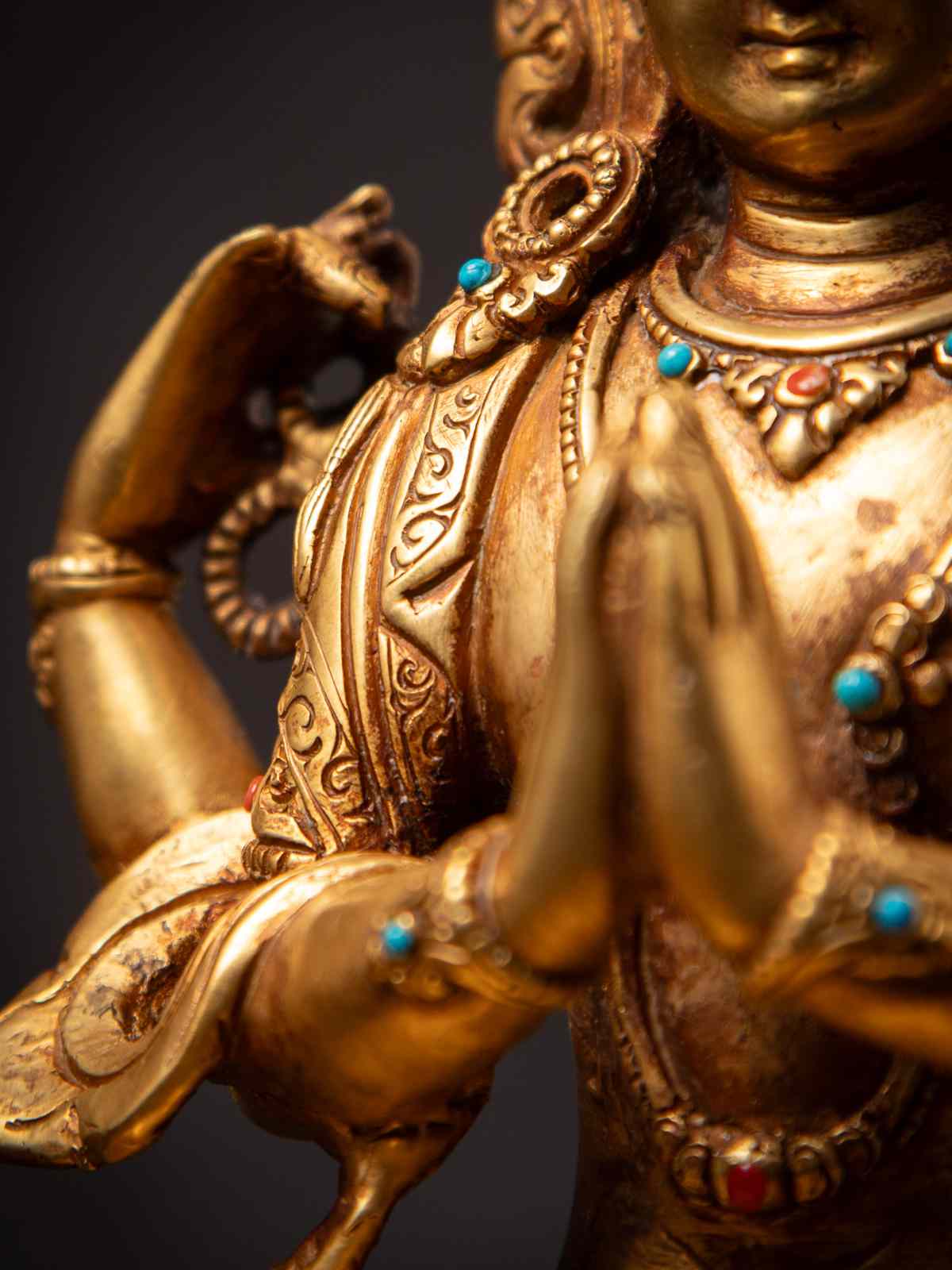 黄铜尼泊尔观世音菩萨雕像