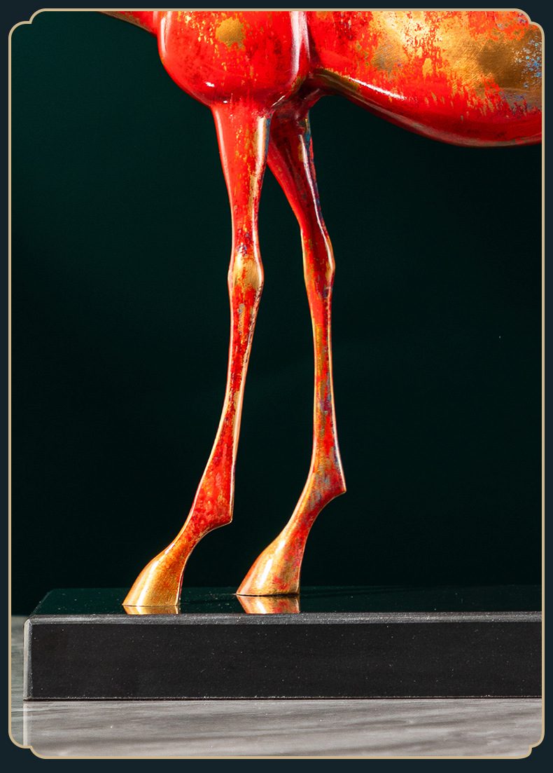 抽象造型黄铜马摆件